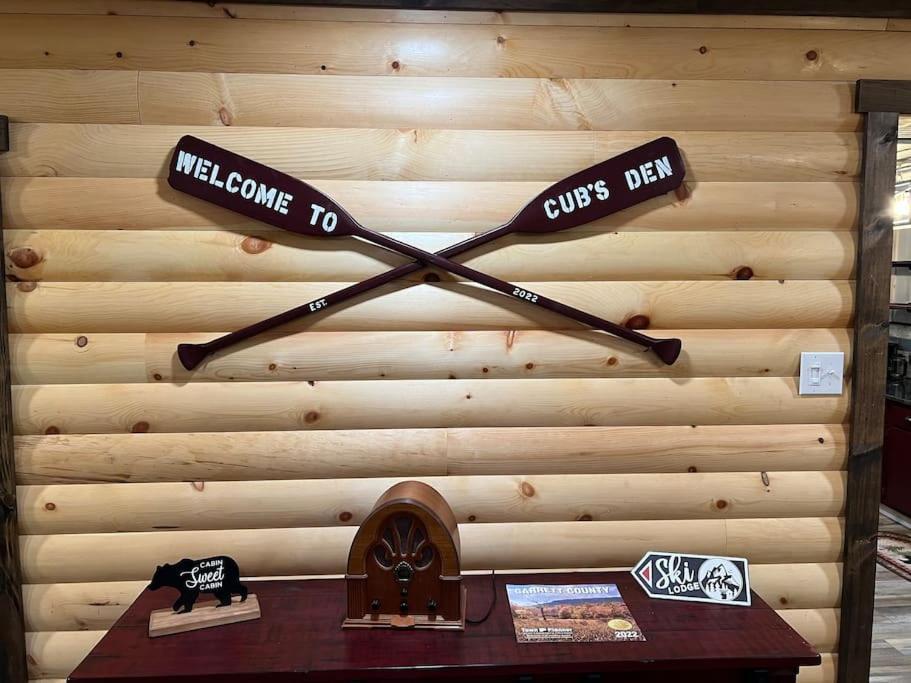 Cubs Den - Hot Tub- Walk To Lake- Fire Pit - Kayaks Oakland Exterior photo