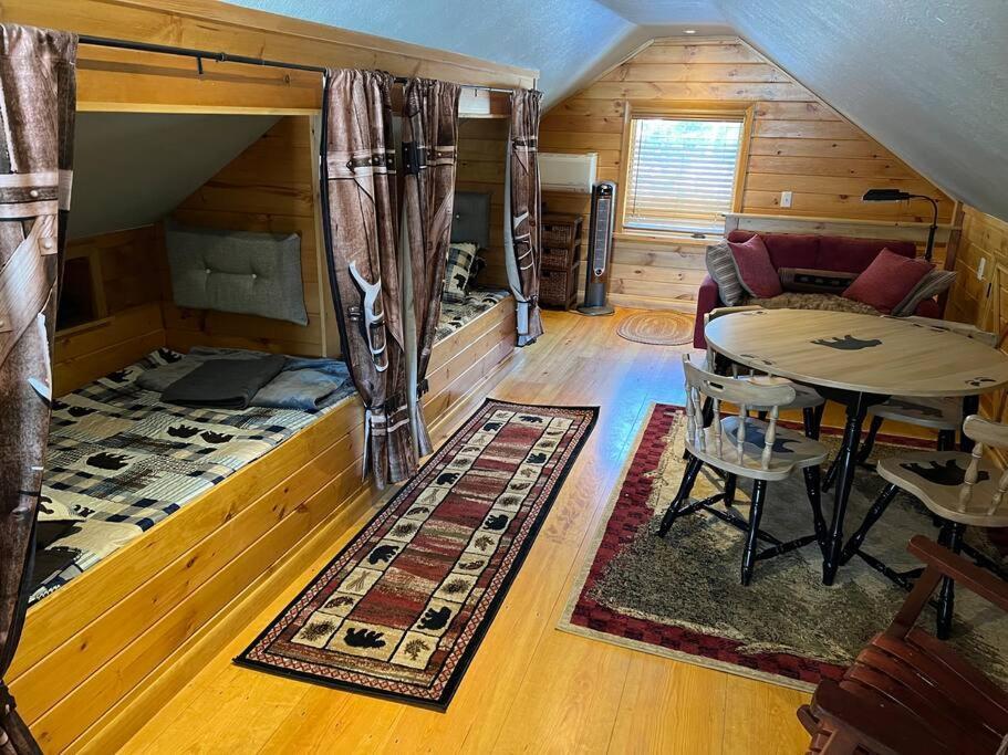 Cubs Den - Hot Tub- Walk To Lake- Fire Pit - Kayaks Oakland Exterior photo